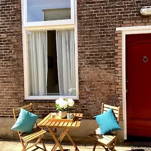 basic-little-house-scheveningen.thehaguehotels.net/